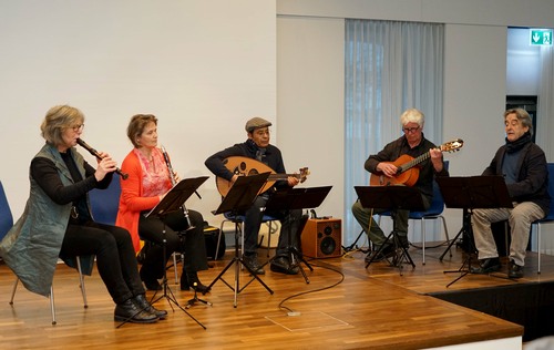 Eine musikalische Begegnung „zwischen Orient und Occident“ präsentierten die Musikerinnen und Musiker von „Klezmer & Co“ beim Dreikönigsempfang in der Katholischen Akademie Schwerte. Foto: Michael Bodin / Erzbistum Paderborn